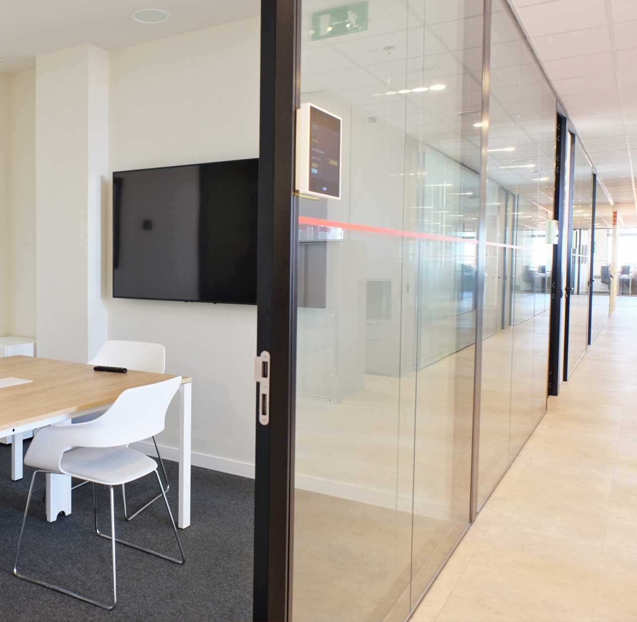 Inology equips the meeting rooms of its new offices in Terrassa with AV solutions
