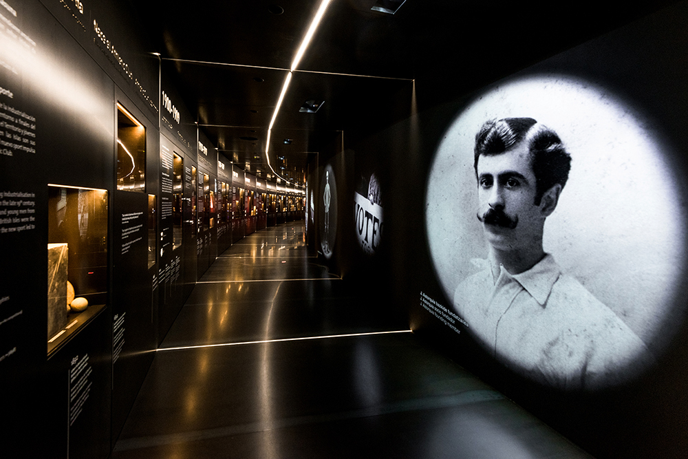 Christies Laserprojektion fasziniert die Öffentlichkeit im neuen Athletic Club Museum