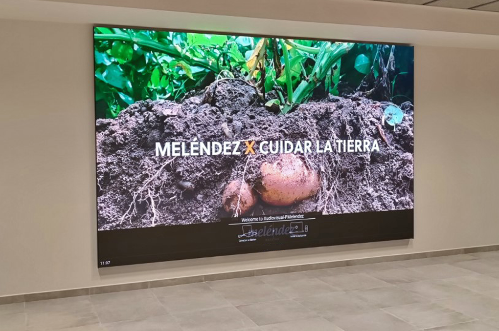 Patates Meléndez incorpora tecnologia audiovisual amb pantalles LED Traulux a la seva nova fàbrica automatitzada