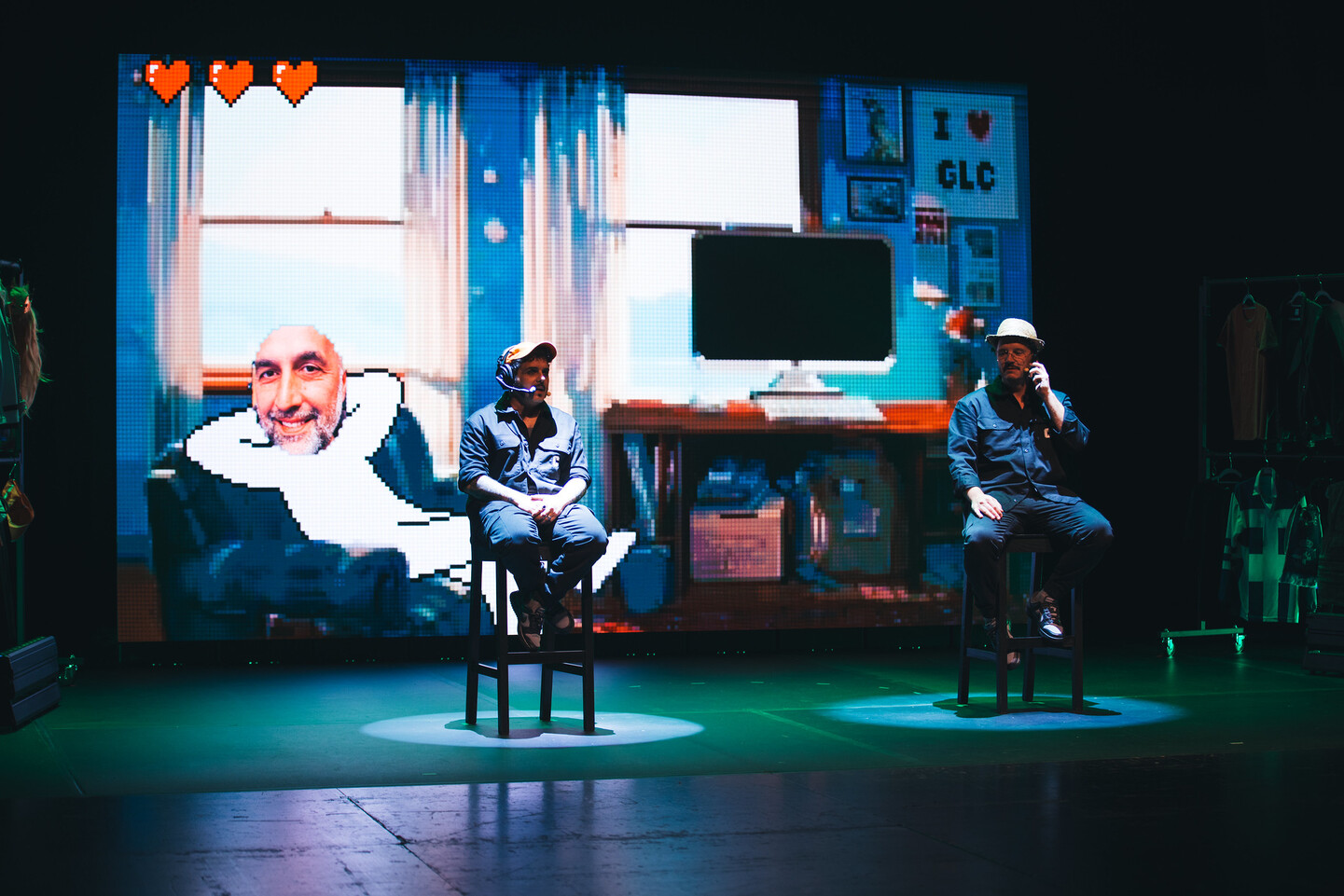 “Corentena: Game over” el primer videojoc teatral inclou una pantalla LED T-Rent de Traulux by Charmex 
